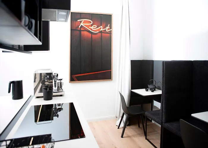 Yokolou - Design-apartments Lägenhetshotell 3*